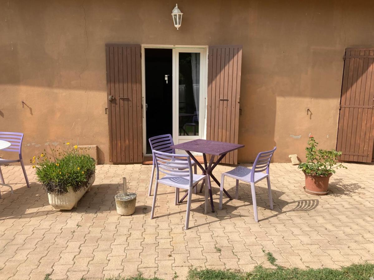 Auberge Les Olivades Mallemort Bagian luar foto