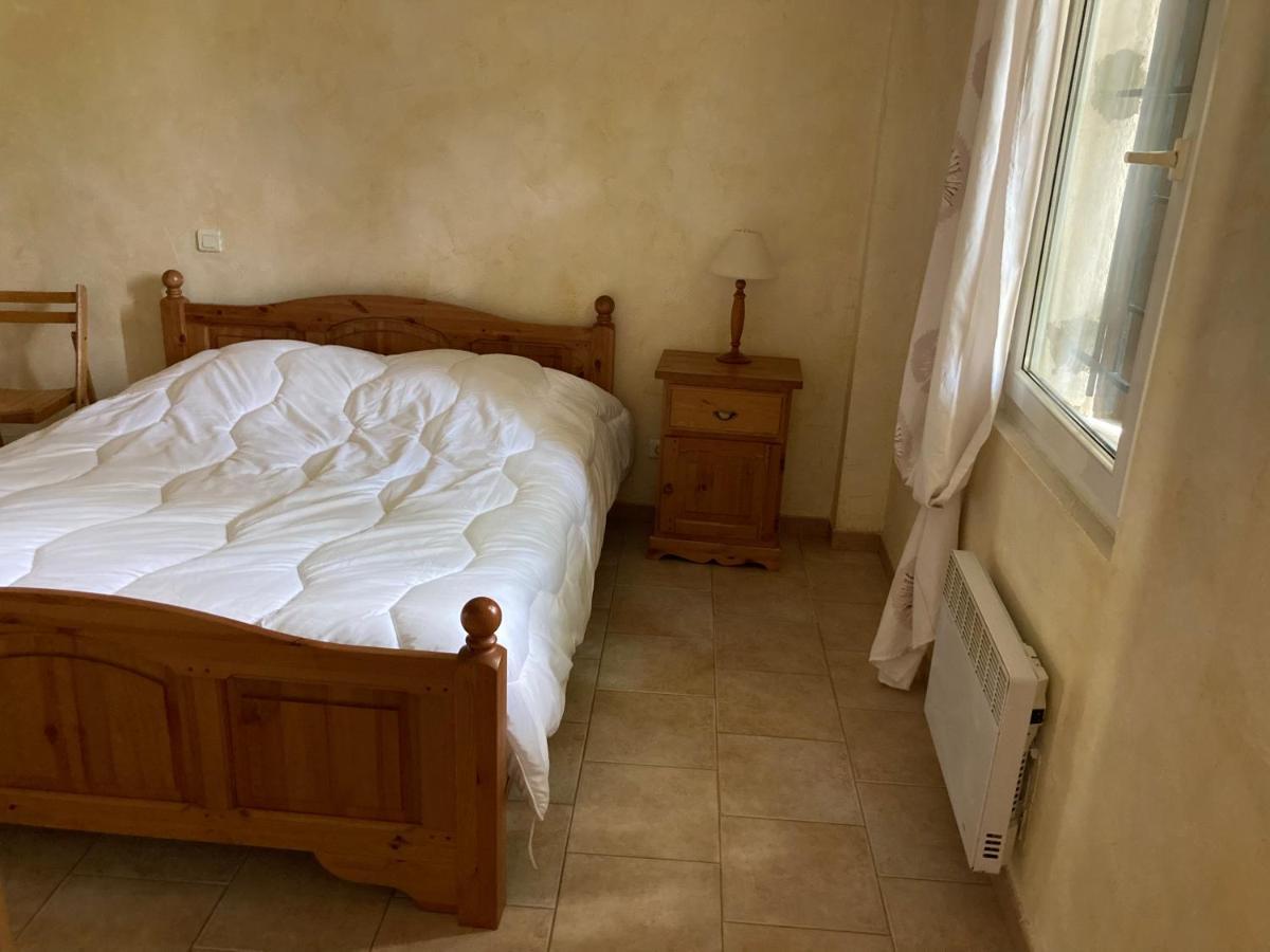 Auberge Les Olivades Mallemort Bagian luar foto